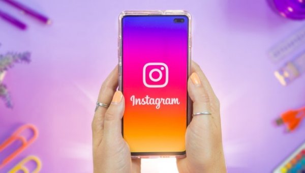 :    Instagram ?