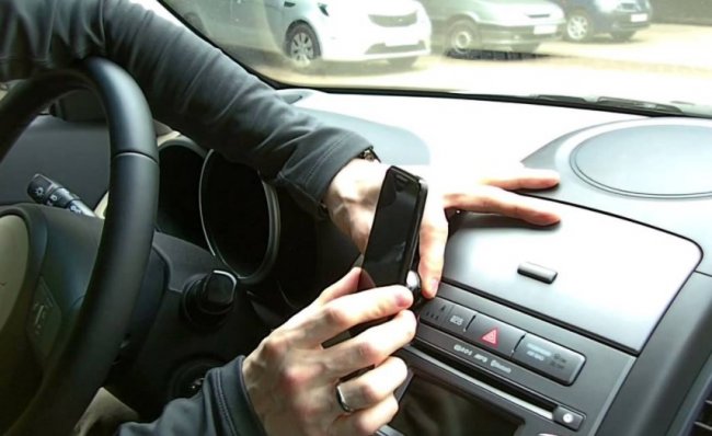 Почему стоит приобрести держатель для телефона в машину
